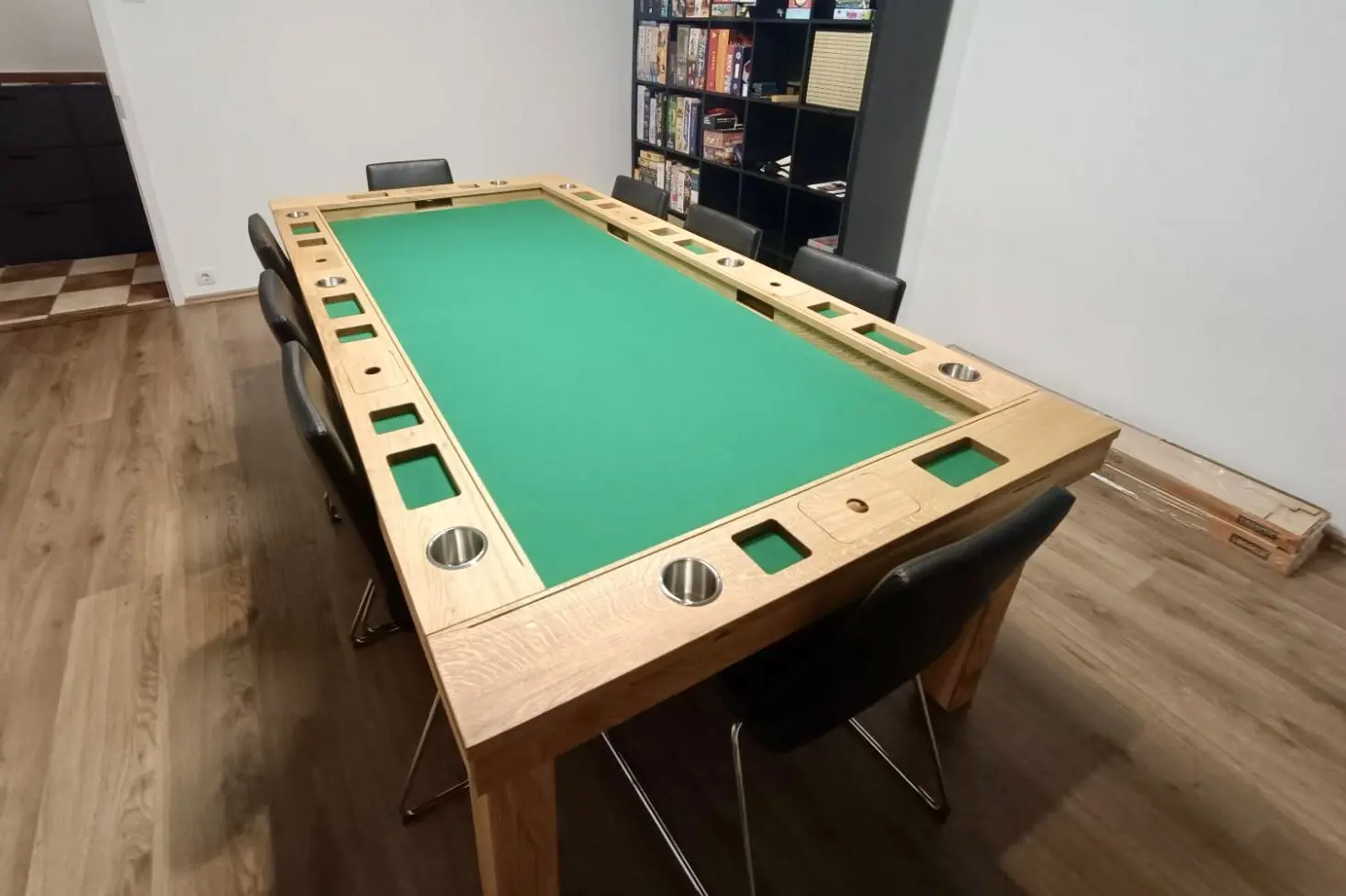 Rönk Studio elkészült társasjáték asztal