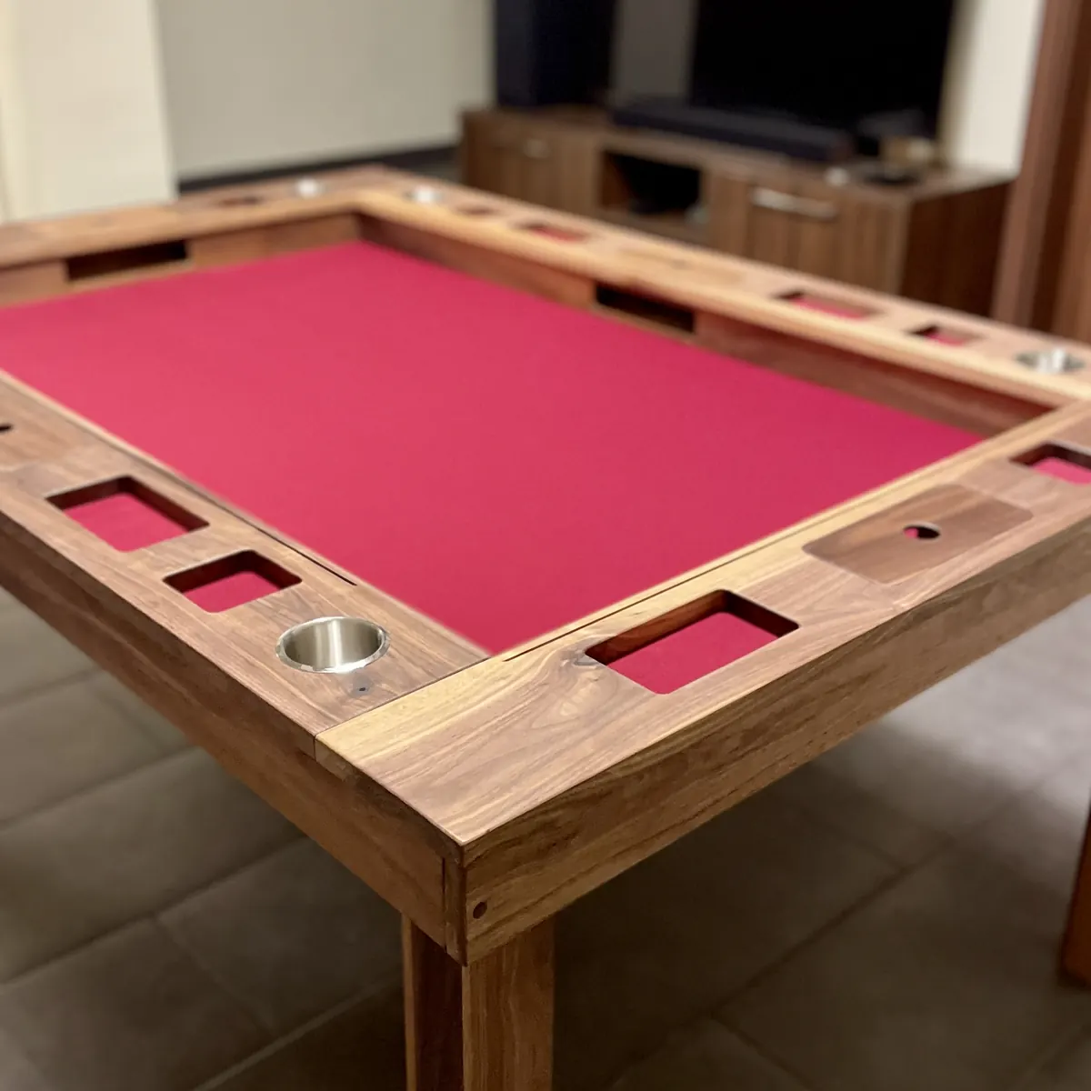 Fekete dió asztal, burgundy textil játéktérrel